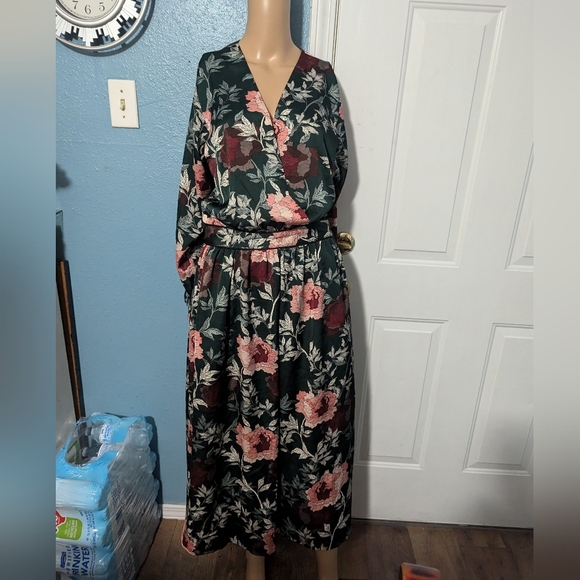 FRNCH Dresses & Skirts - Floral Black and Pink Women's Dress